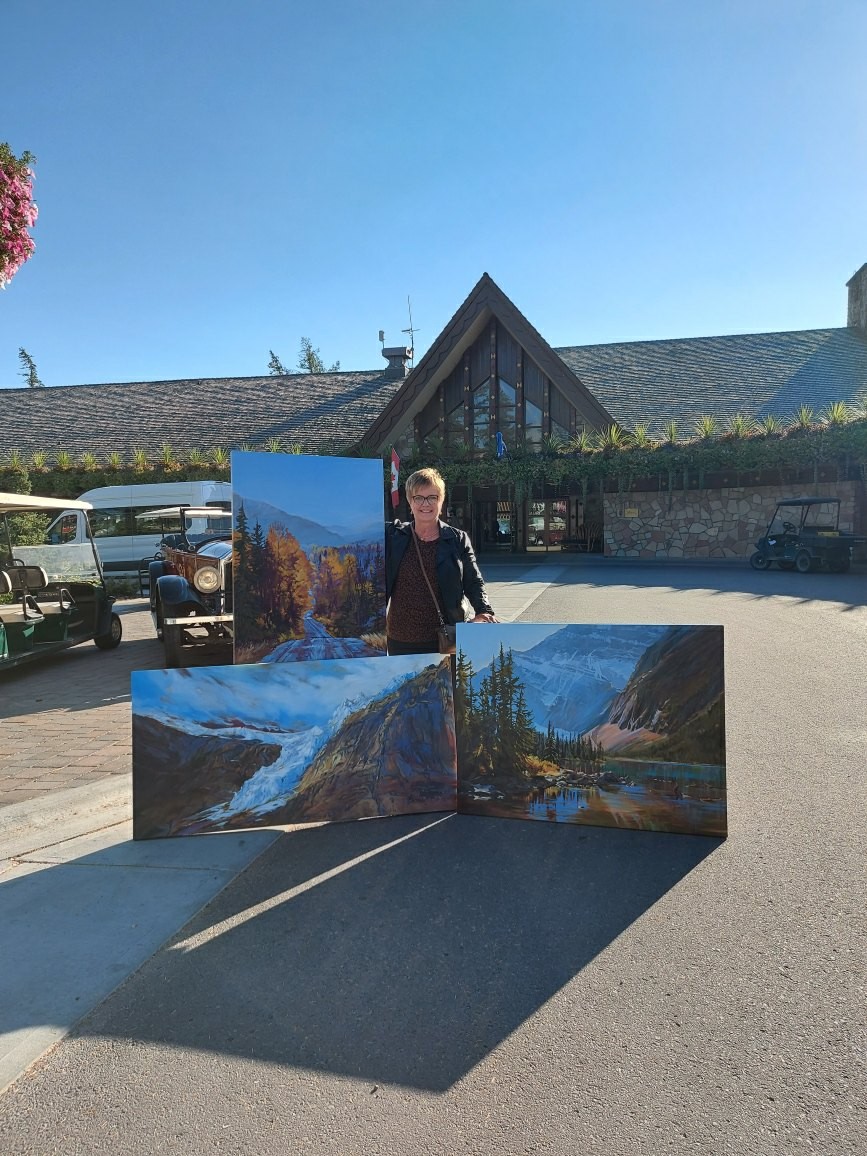 Suzanne Sandboe At Mtn Galleries Jasper Park Lodge 2022 - 