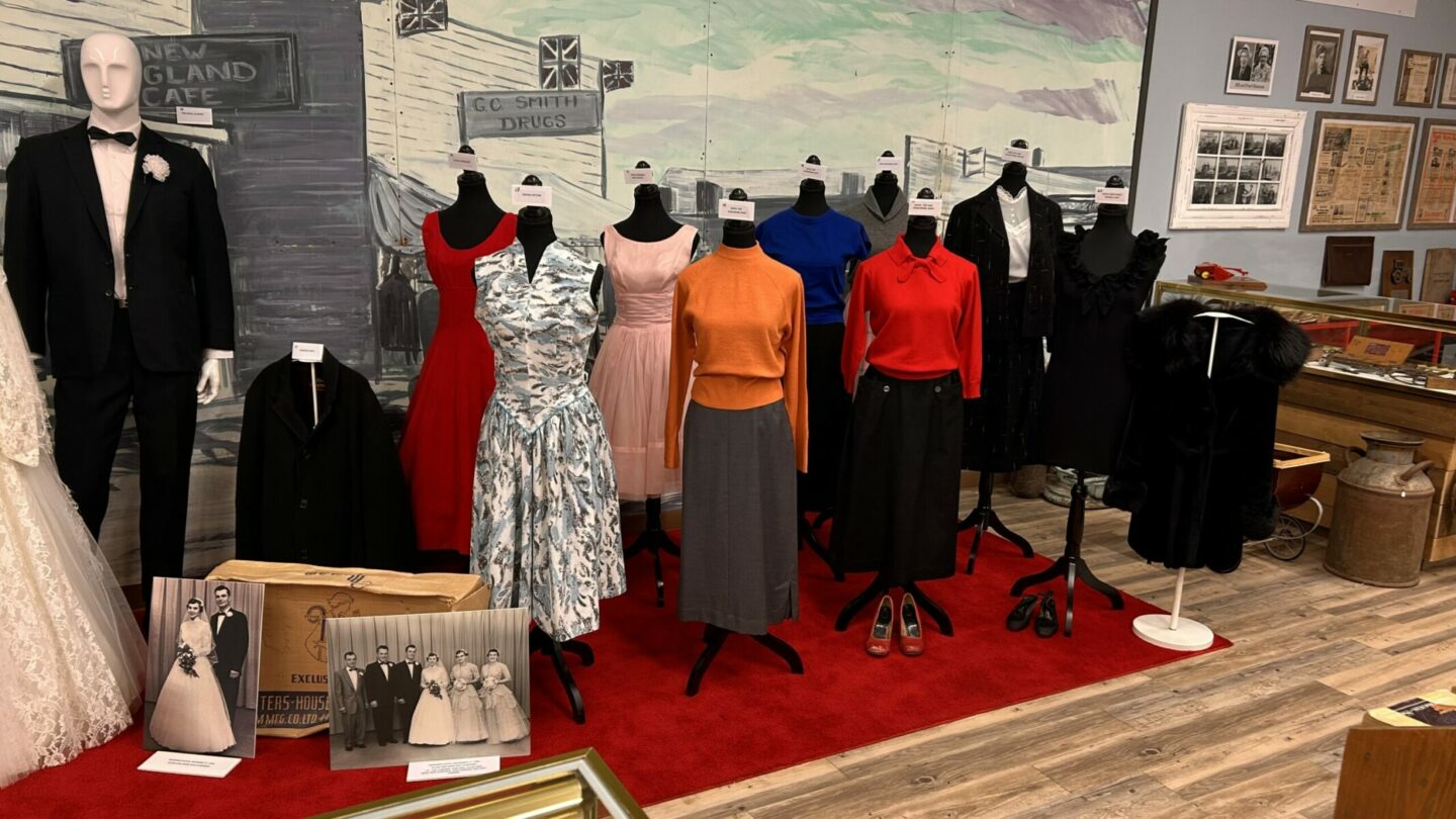 1950's-1960's Fashions - Collection of early 1960's party, house and working dress clothes